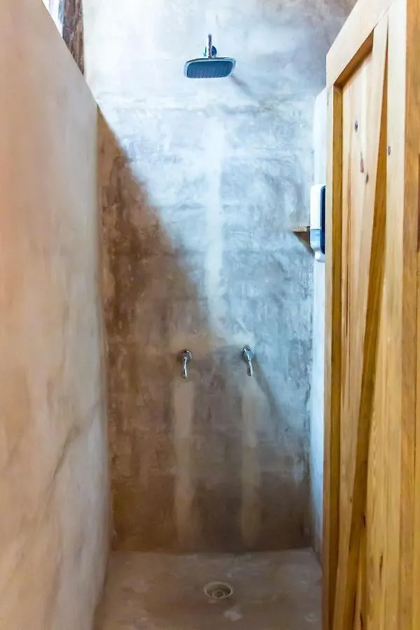 Oostel Smart Hostel - Tulum Playa Panzió